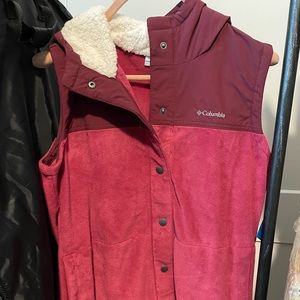 Women’s Columbia hooded vest! NWT